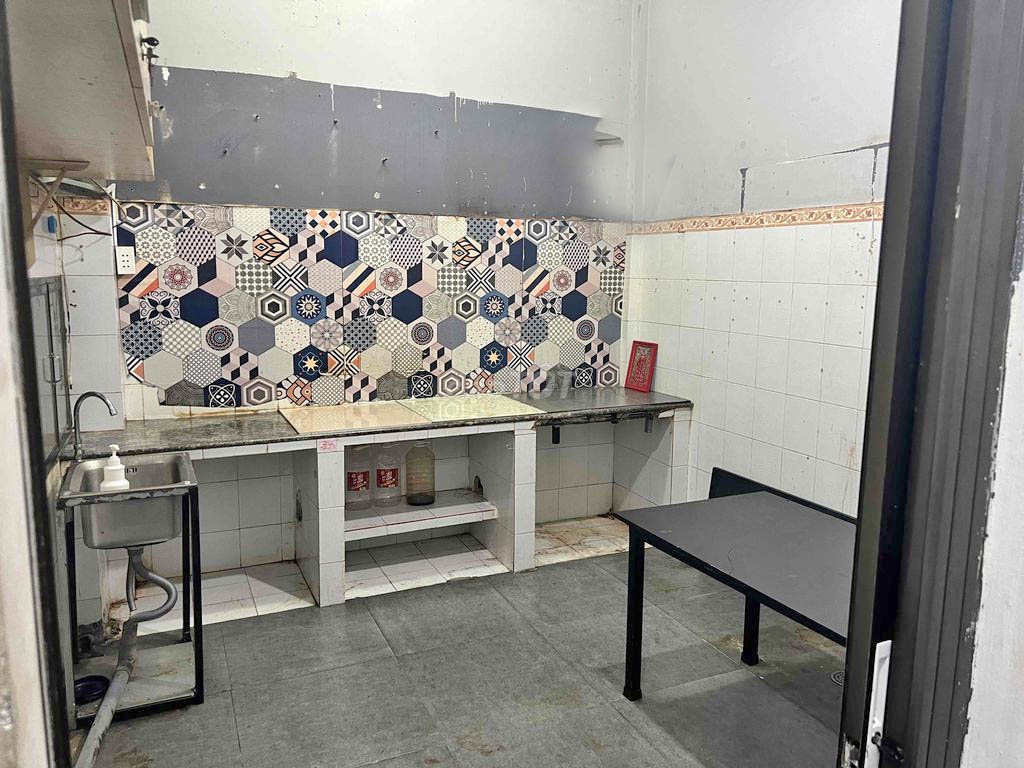 Cho thuê nhà nguyên căn HXH  đường  Sư Vạn Hạnh, P.12, Quận 10, TP HCM.